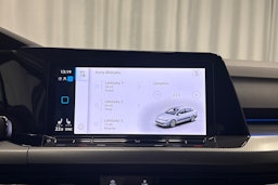 valkoinen Volkswagen Golf 2023 kuva 21.