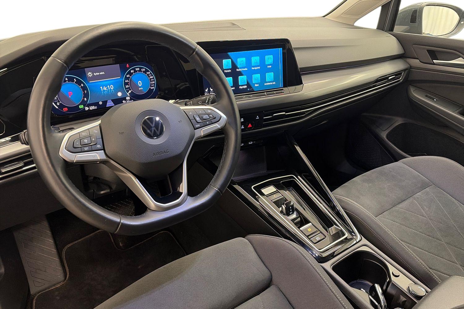 Volkswagen Golf 2023, photo 6/29