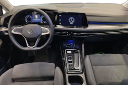 harmaa Volkswagen Golf 2023 kuva 9.