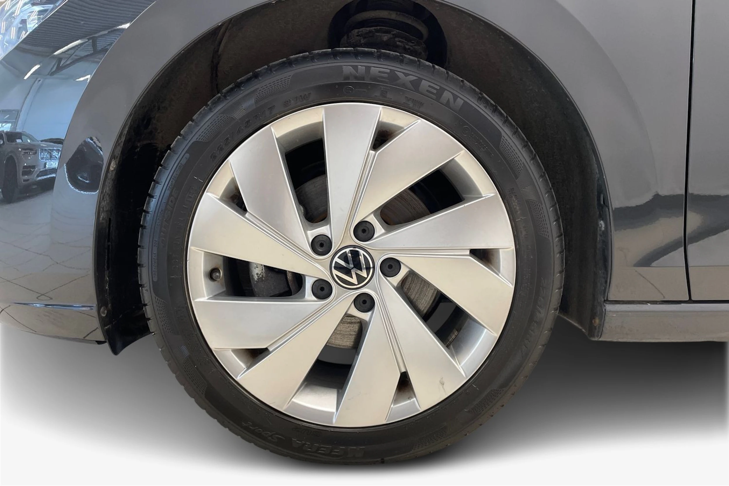 harmaa Volkswagen Golf 2023 kuva 12.