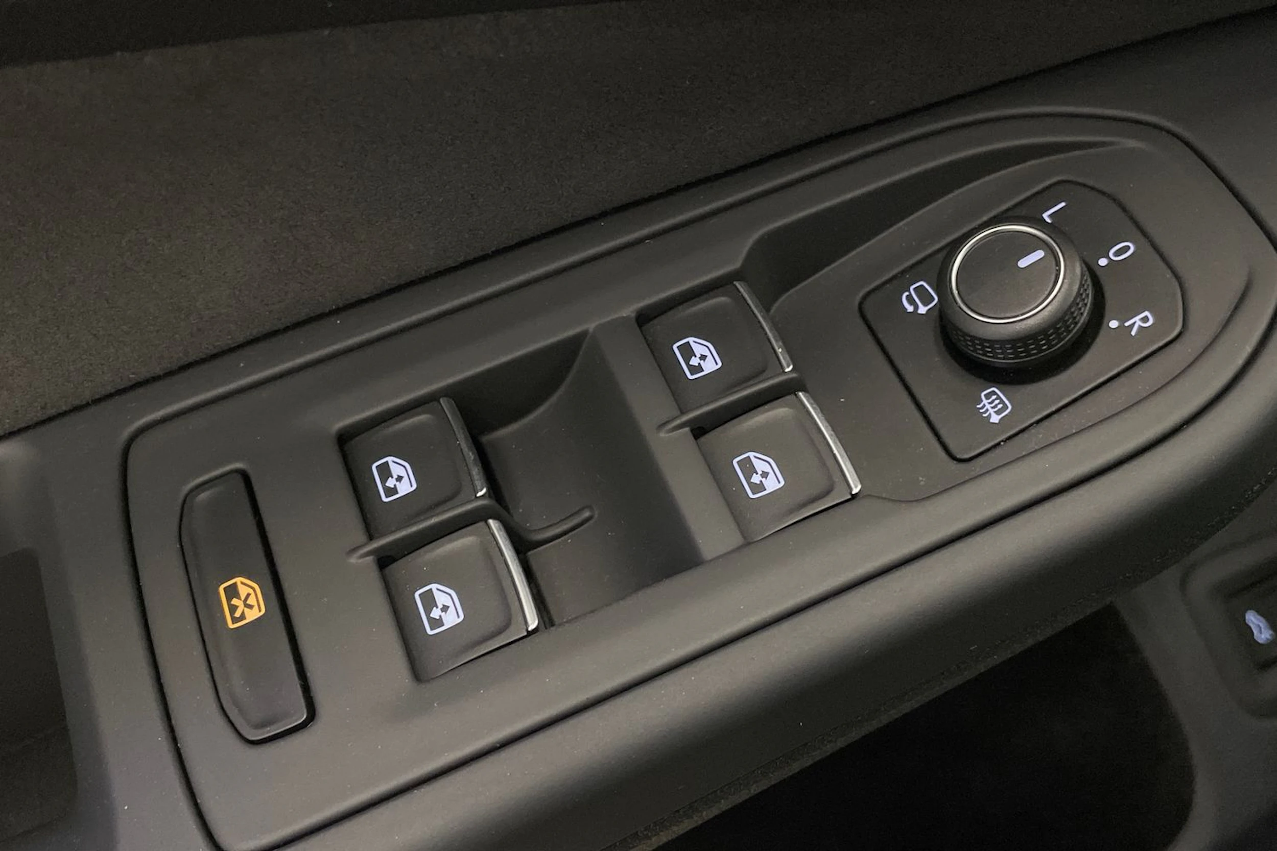 harmaa Volkswagen Golf 2023 kuva 15.