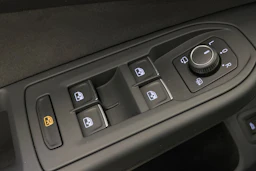 harmaa Volkswagen Golf 2023 kuva 15.