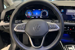 harmaa Volkswagen Golf 2023 kuva 17.