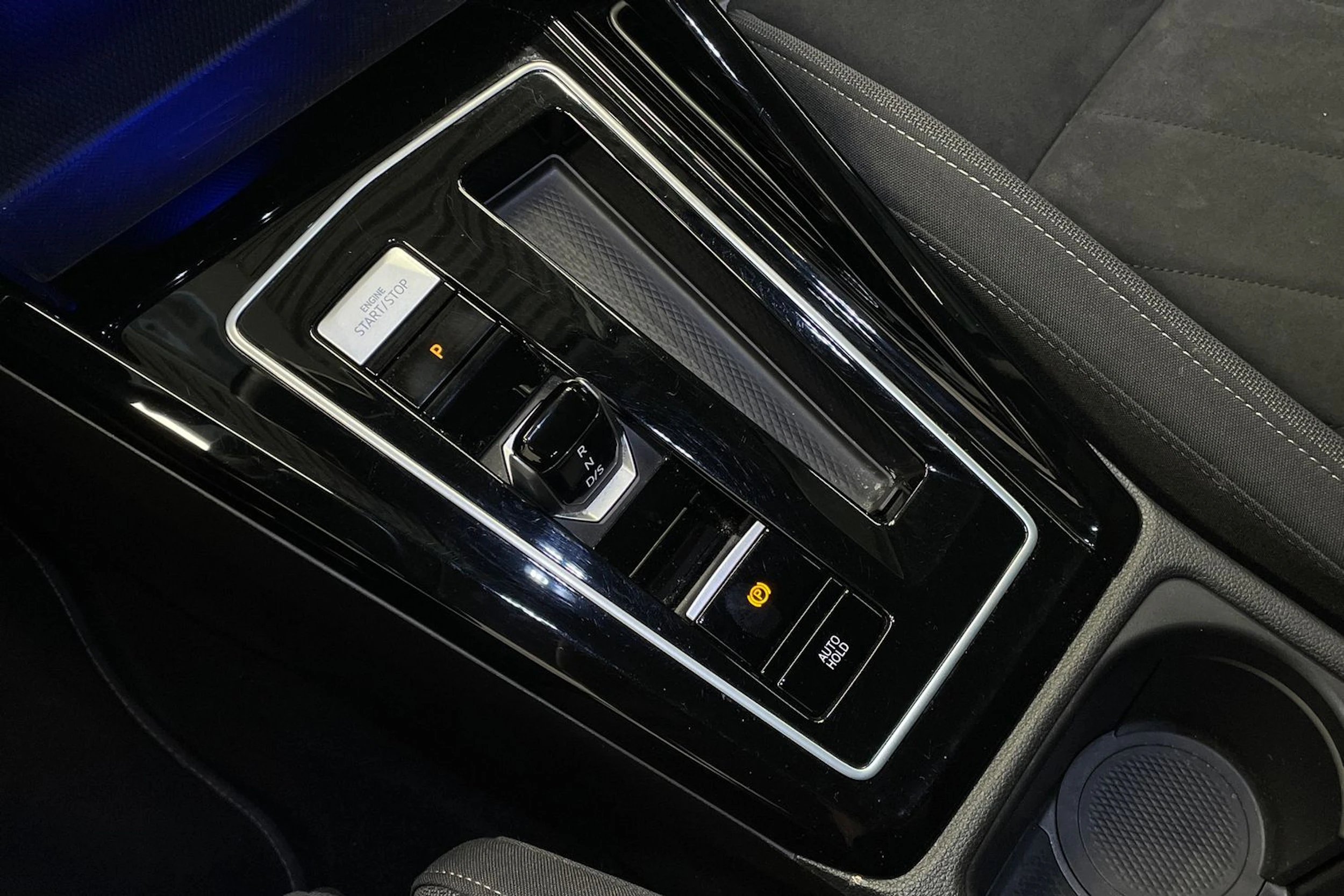 harmaa Volkswagen Golf 2023 kuva 20.