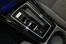 harmaa Volkswagen Golf 2023 kuva 20.