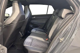 harmaa Volkswagen Golf 2023 kuva 8.