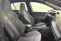 harmaa Volkswagen Golf 2023 kuva 11.