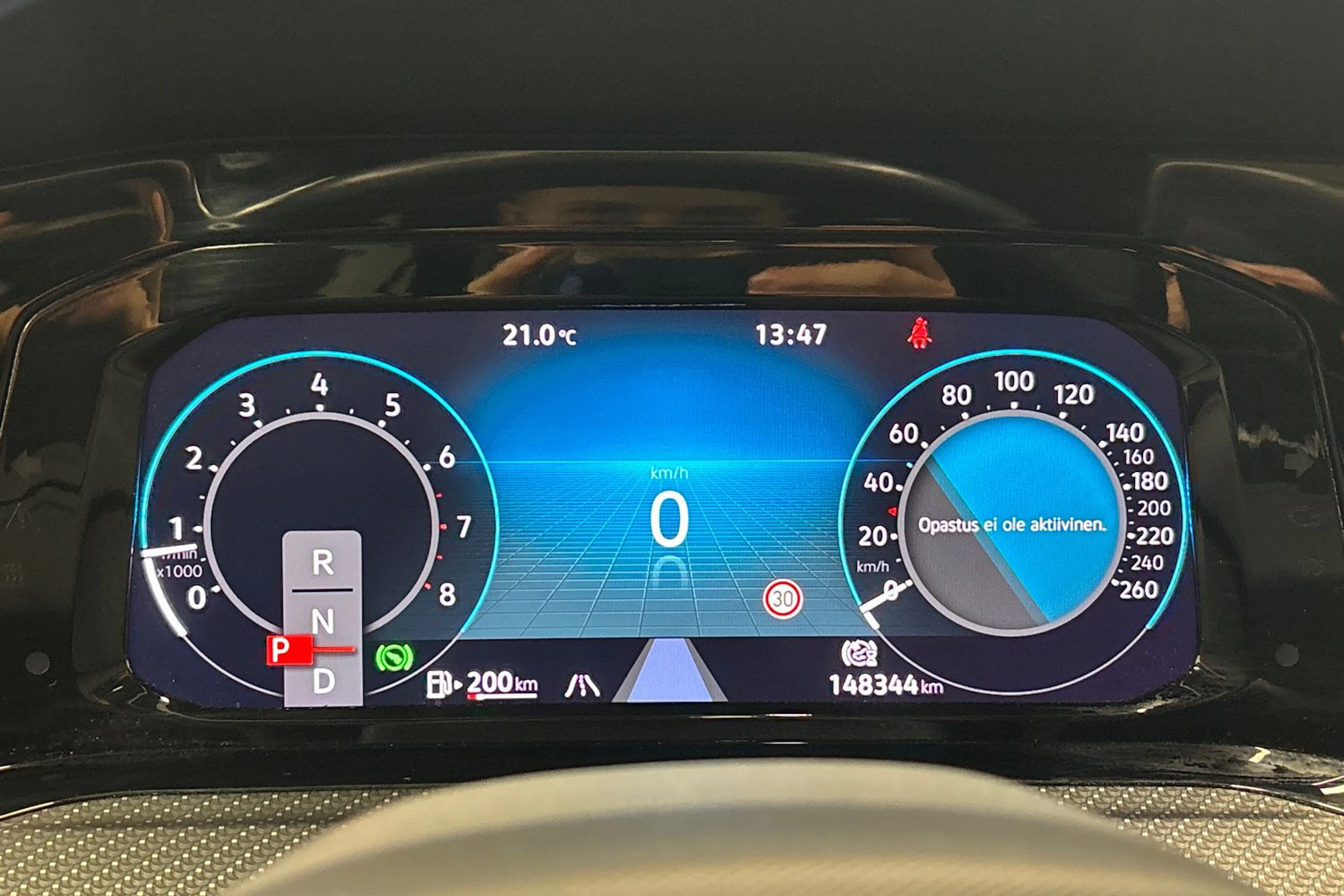 harmaa Volkswagen Golf 2023 kuva 19.