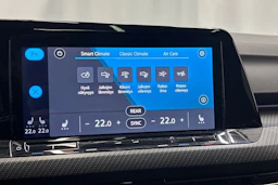 harmaa Volkswagen Golf 2023 kuva 26.