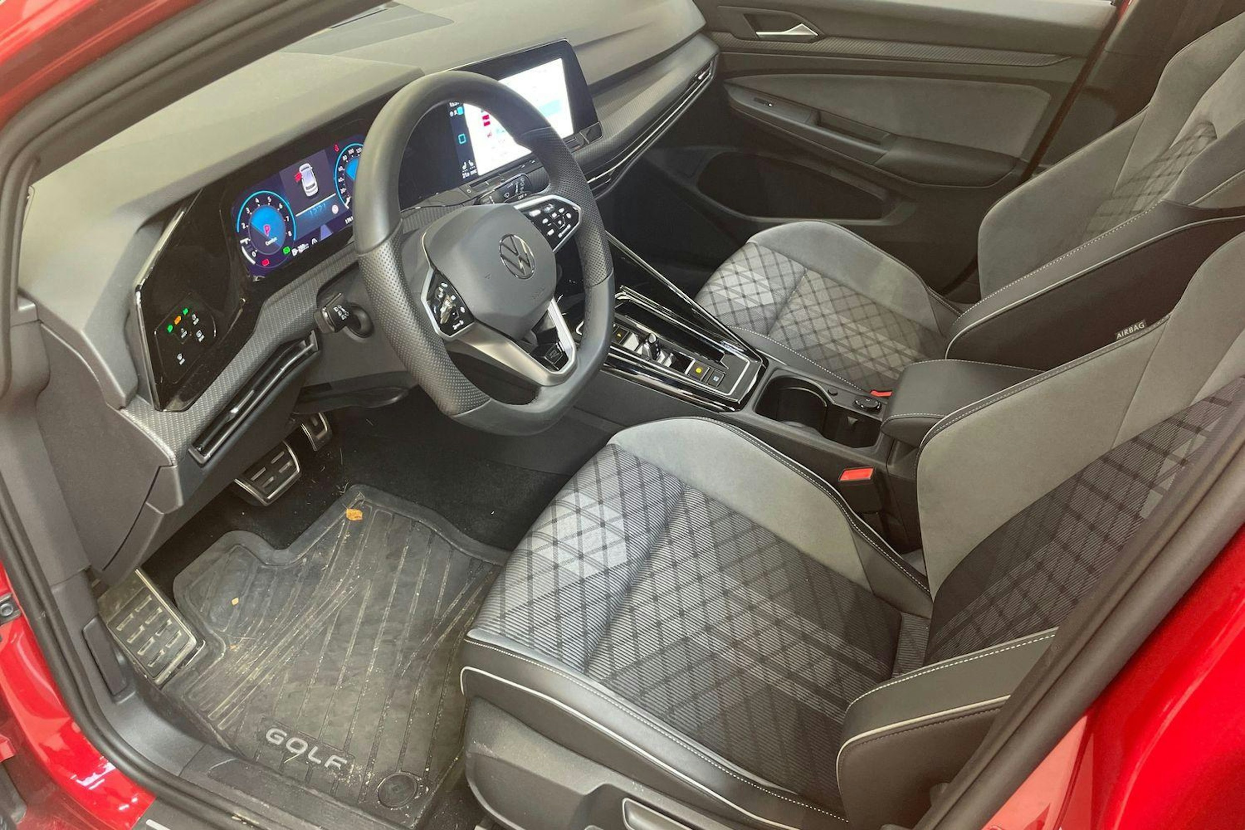 met. punainen Volkswagen Golf 2023 kuva 3.