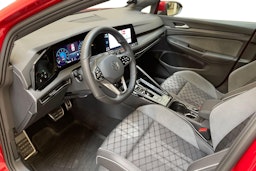met. punainen Volkswagen Golf 2023 kuva 7.