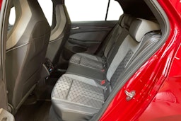 met. punainen Volkswagen Golf 2023 kuva 10.