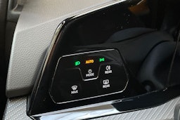 met. punainen Volkswagen Golf 2023 kuva 17.