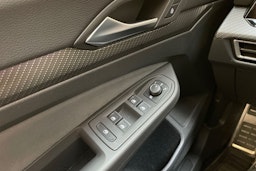 met. punainen Volkswagen Golf 2023 kuva 18.