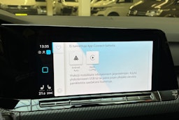 met. punainen Volkswagen Golf 2023 kuva 19.