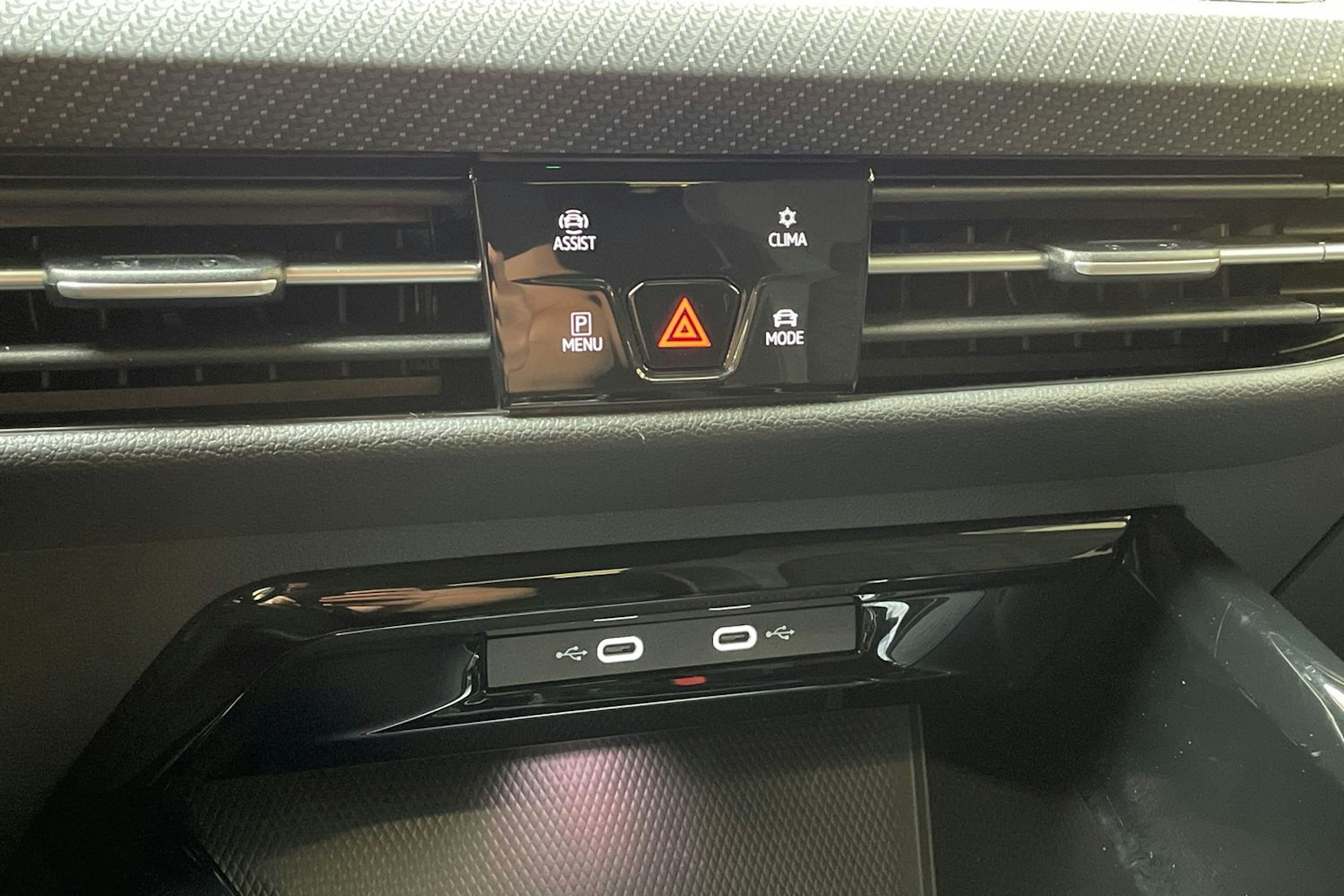 met. punainen Volkswagen Golf 2023 kuva 21.