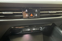 met. punainen Volkswagen Golf 2023 kuva 21.
