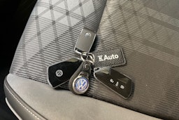 met. punainen Volkswagen Golf 2023 kuva 23.