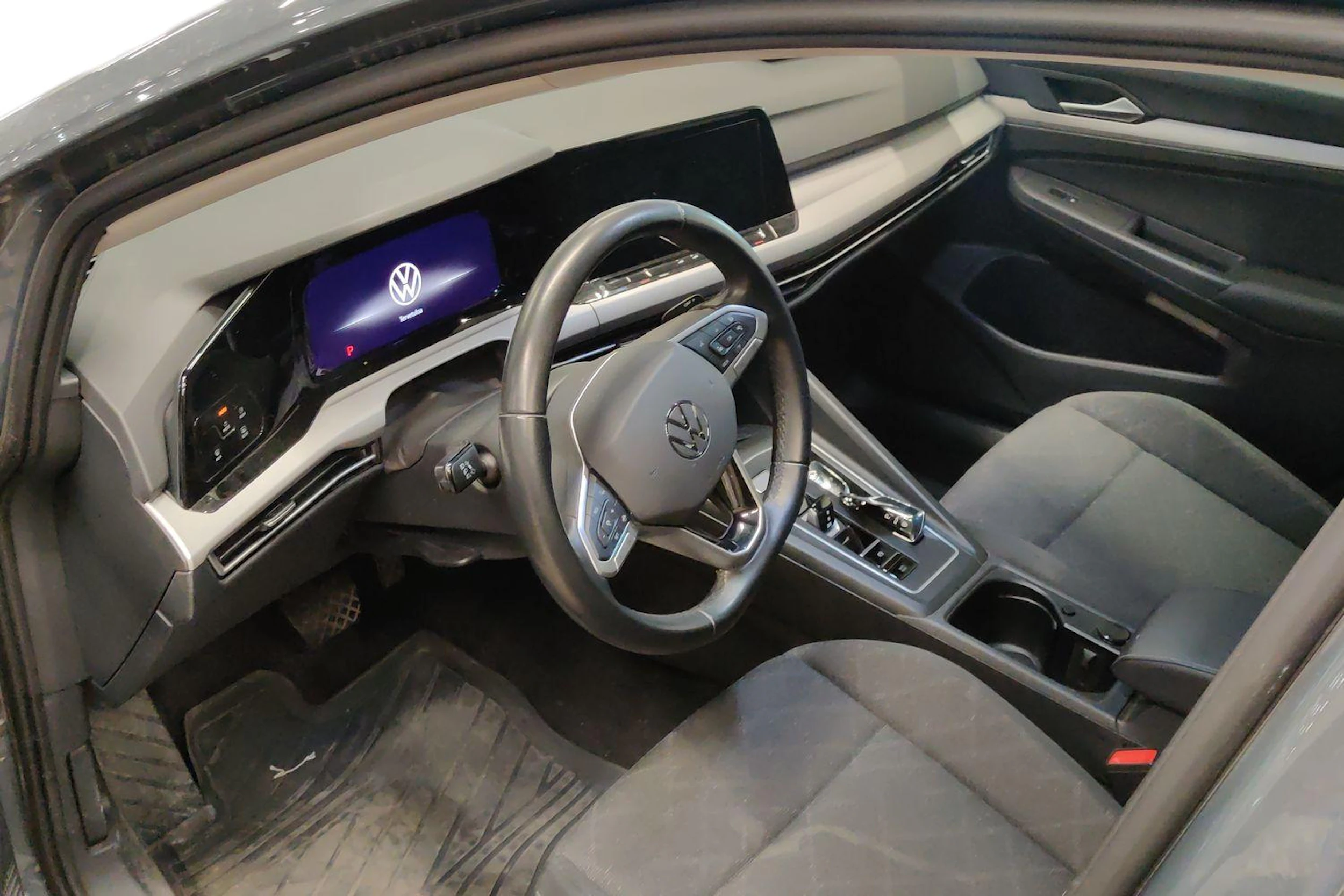 harmaa Volkswagen Golf 2023 kuva 3.