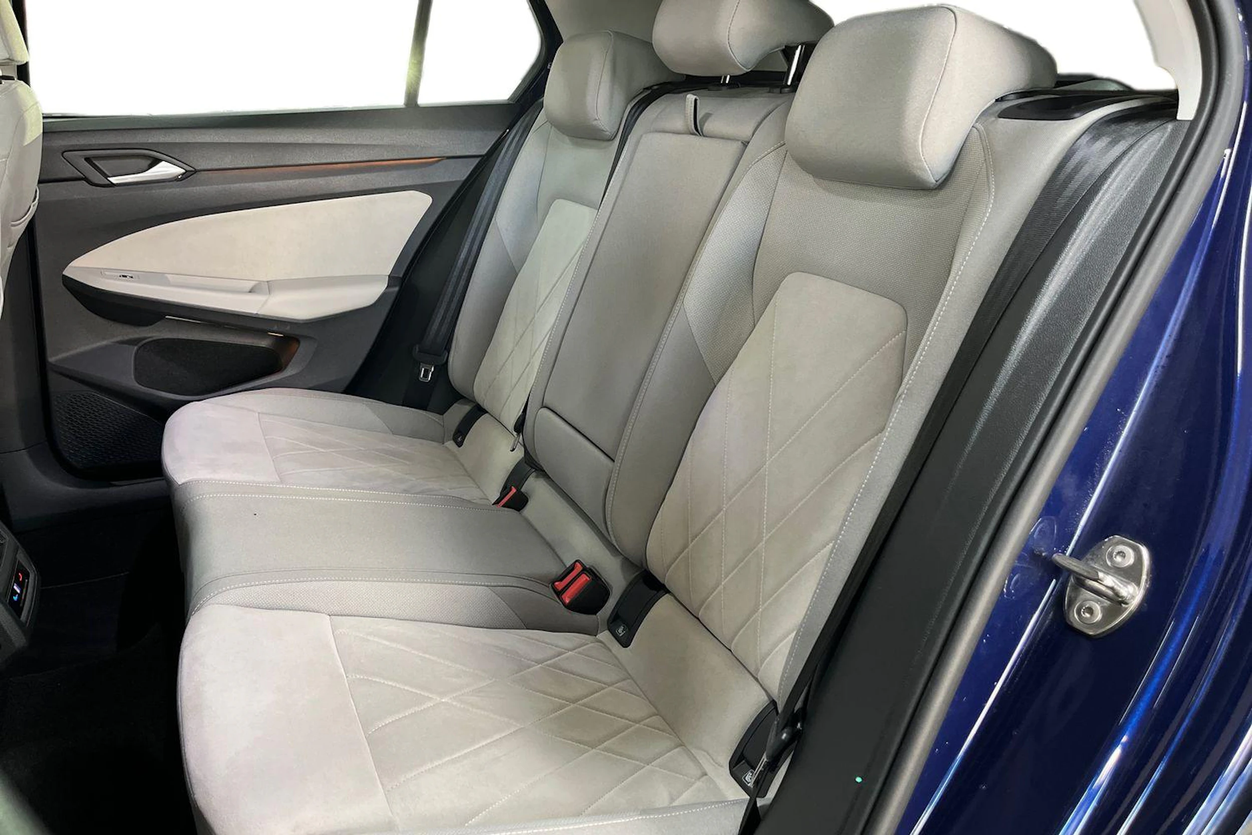 Sininen Volkswagen GOLF 2023 kuva 8.