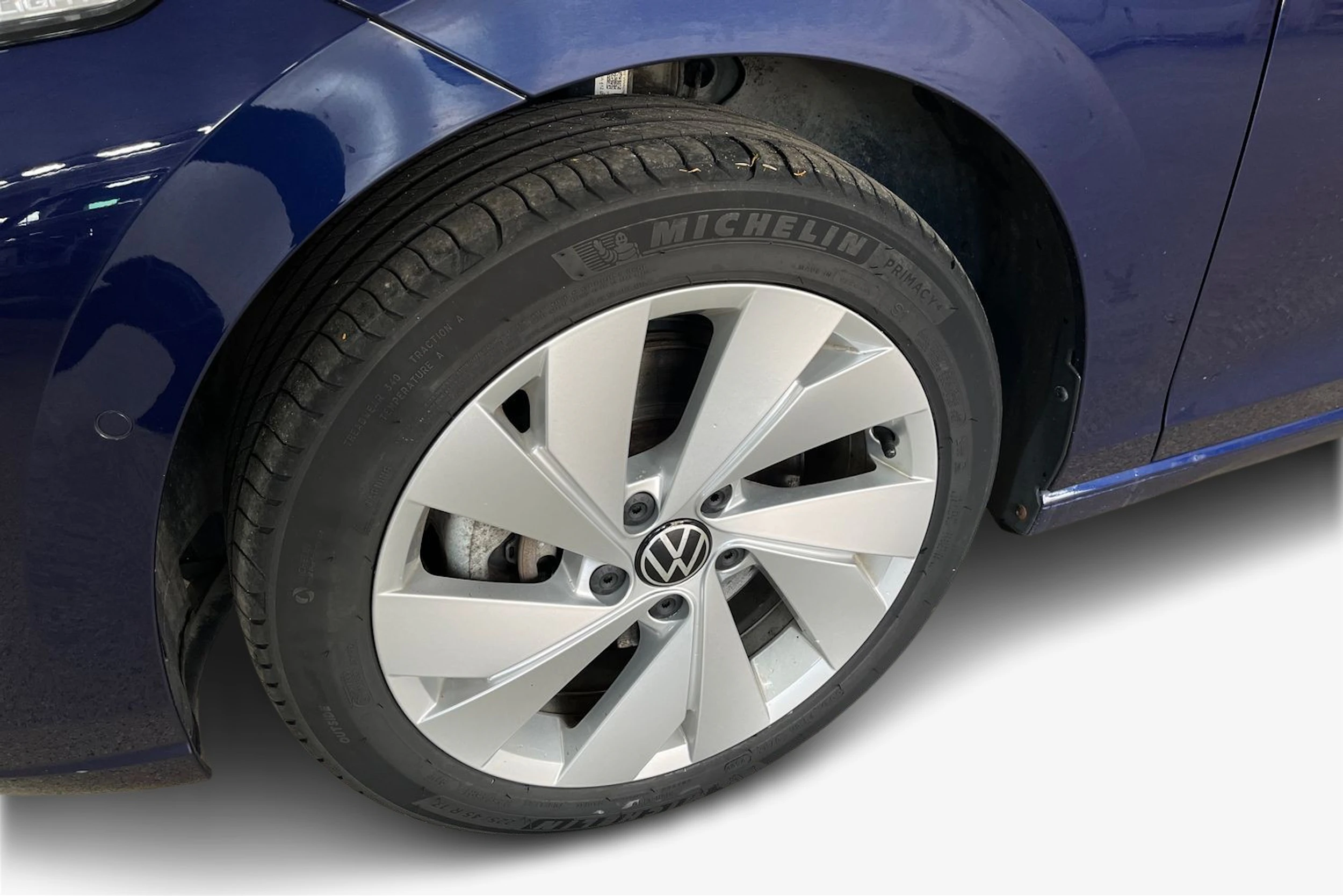 Sininen Volkswagen GOLF 2023 kuva 9.