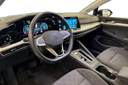sininen Volkswagen Golf 2023 kuva 6.