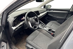 harmaa Volkswagen Golf 2023 kuva 3.