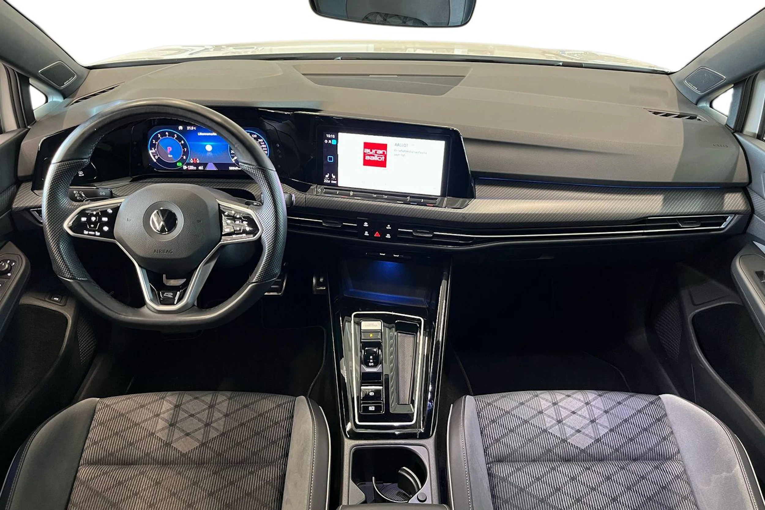 met. valkoinen Volkswagen Golf 2023 kuva 7.