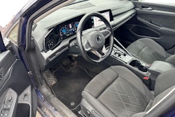 sininen Volkswagen Golf 2023 kuva 3.