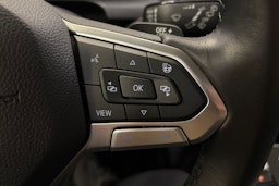 musta Volkswagen Golf 2023 kuva 22.