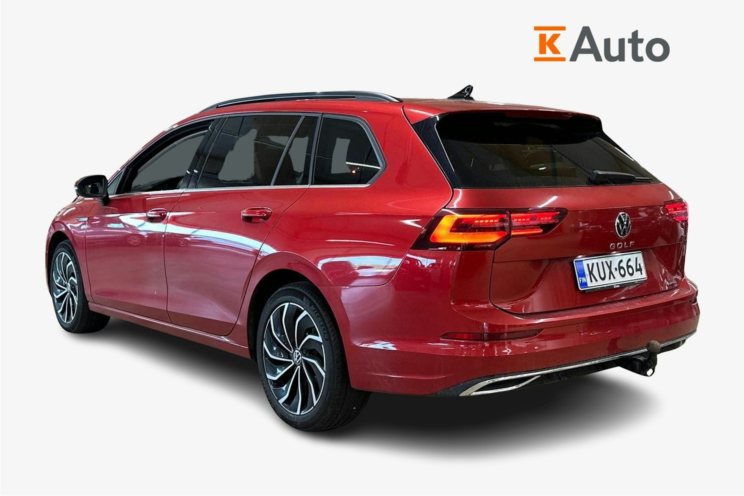 punainen Volkswagen Golf 2023 kuva 2.
