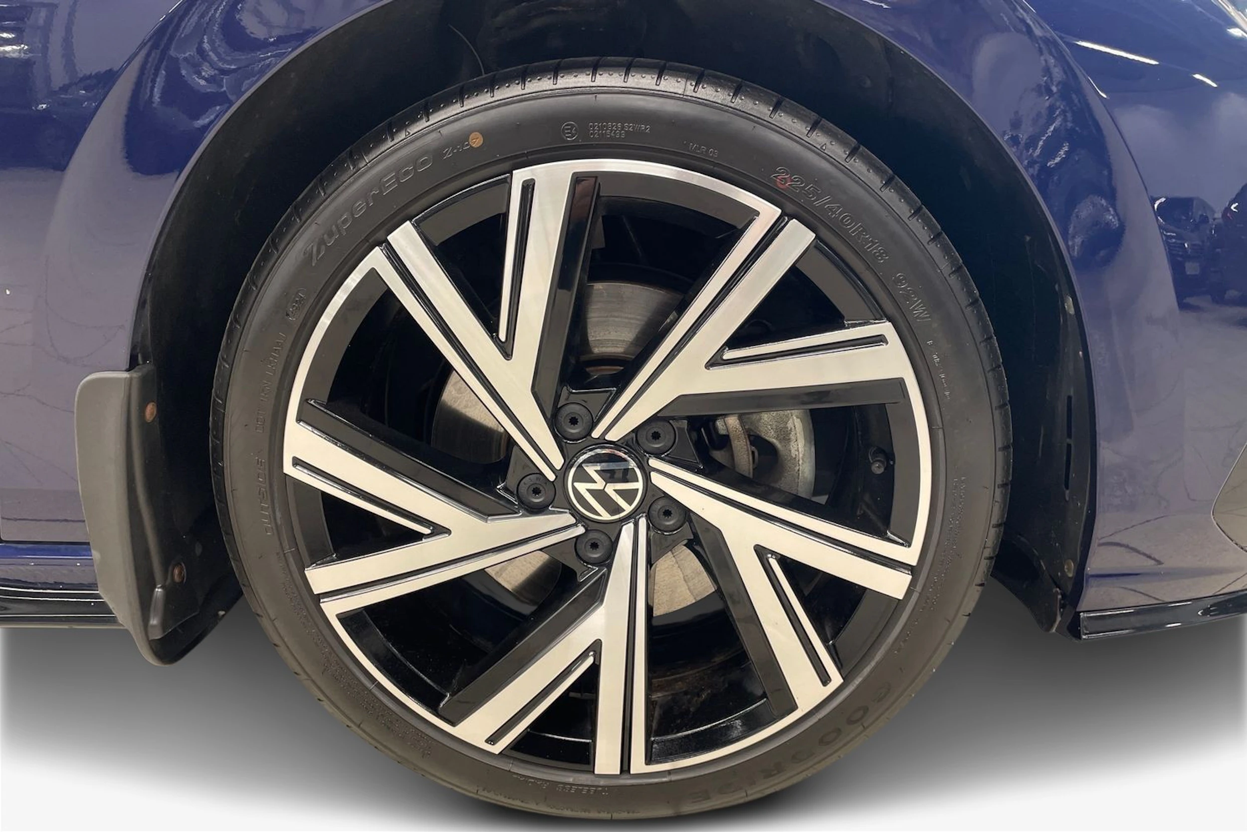 Sininen Volkswagen GOLF 2023 kuva 9.