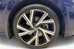 Sininen Volkswagen GOLF 2023 kuva 9.
