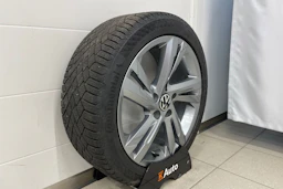 Sininen Volkswagen GOLF 2023 kuva 10.