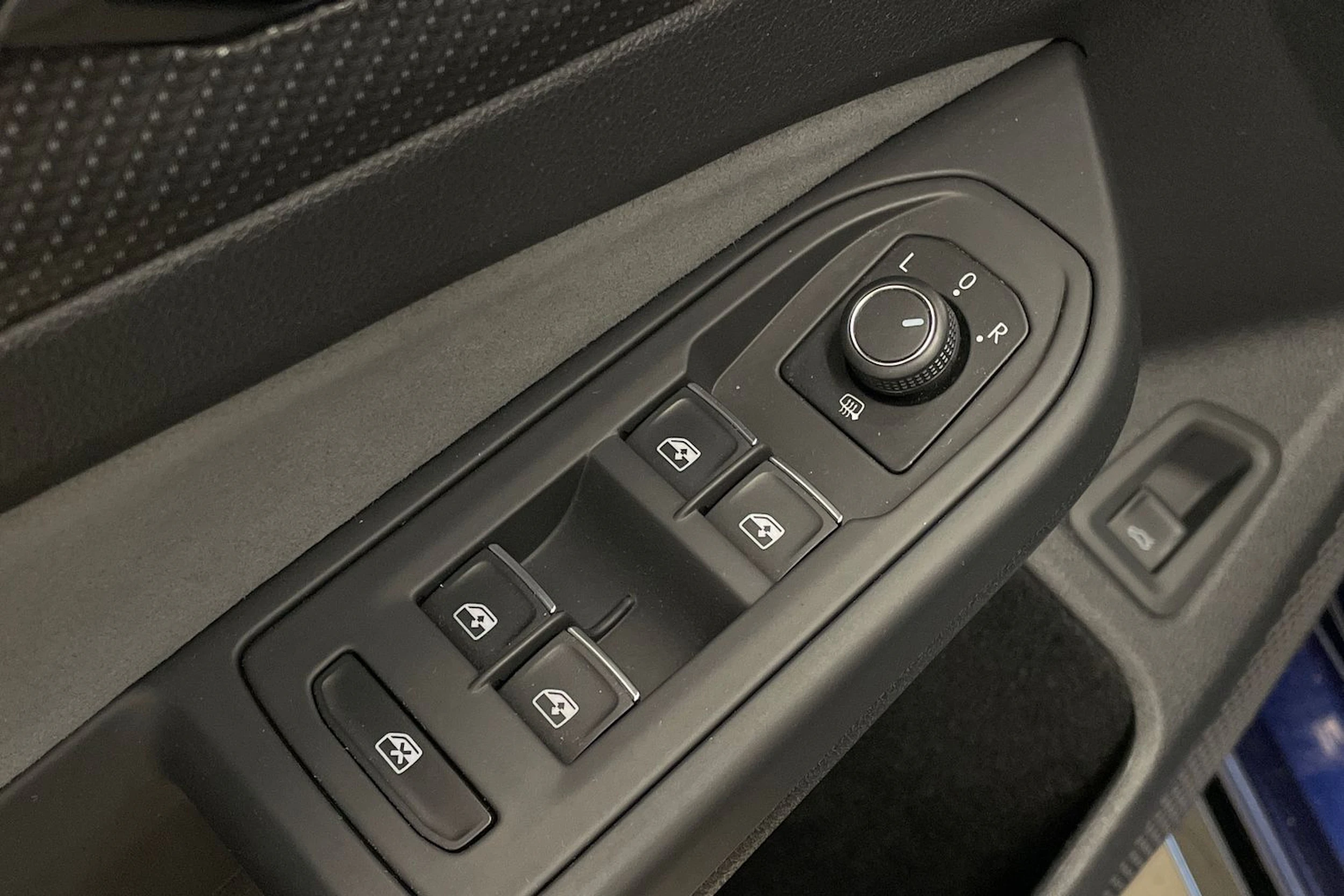 Sininen Volkswagen GOLF 2023 kuva 11.
