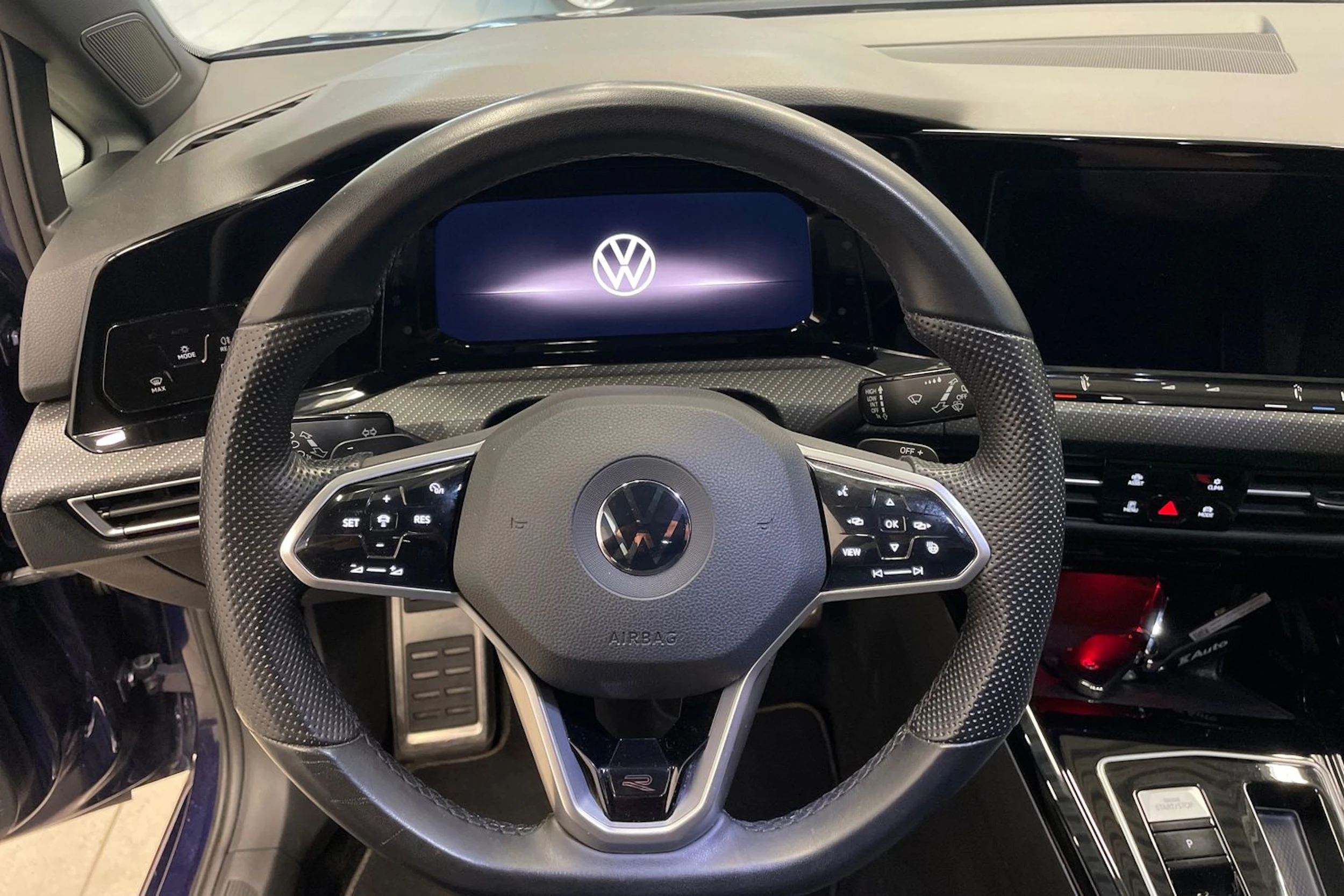 Sininen Volkswagen GOLF 2023 kuva 13.