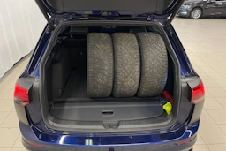 Sininen Volkswagen GOLF 2023 kuva 24.
