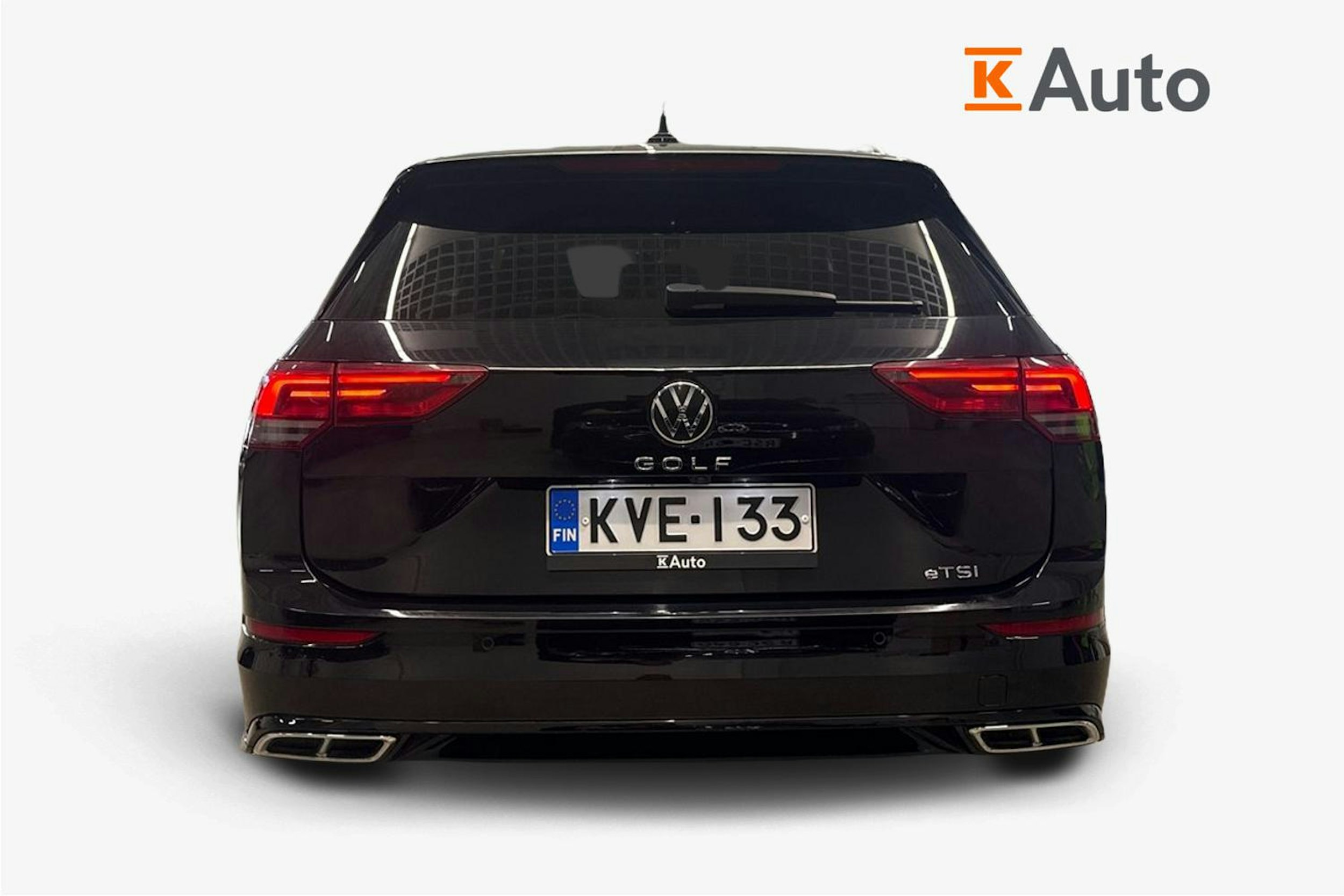musta Volkswagen Golf 2023 kuva 3.