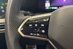 musta Volkswagen Golf 2023 kuva 15.