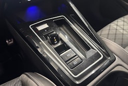 musta Volkswagen Golf 2023 kuva 18.