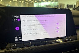 musta Volkswagen Golf 2023 kuva 23.