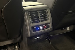 musta Volkswagen Golf 2023 kuva 25.