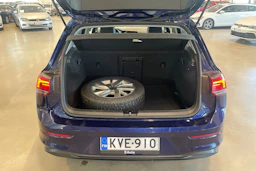 sininen Volkswagen Golf 2023 kuva 28.