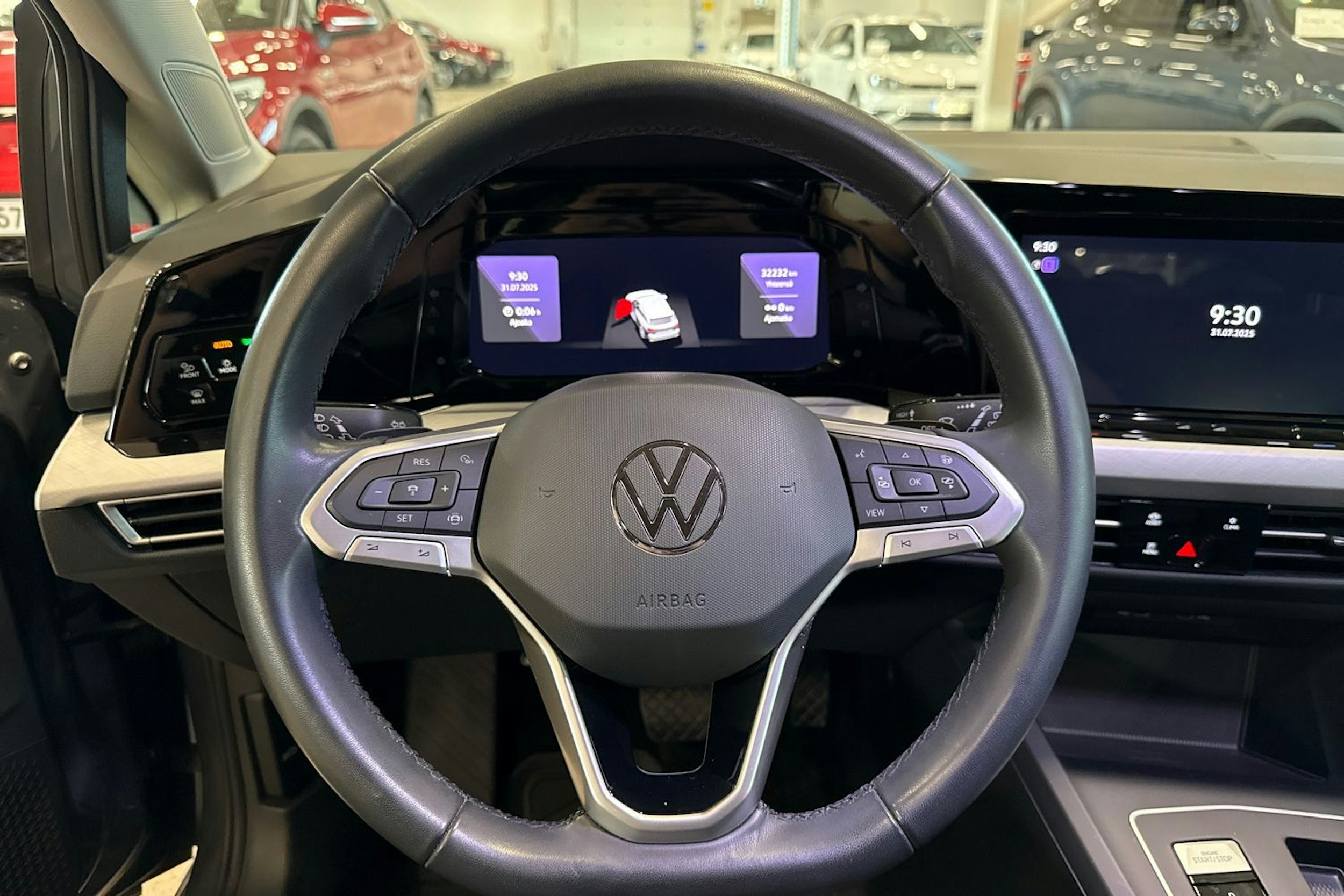 harmaa Volkswagen Golf 2023 kuva 20.