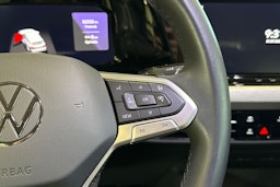 harmaa Volkswagen Golf 2023 kuva 22.