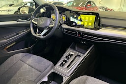harmaa Volkswagen Golf 2023 kuva 25.