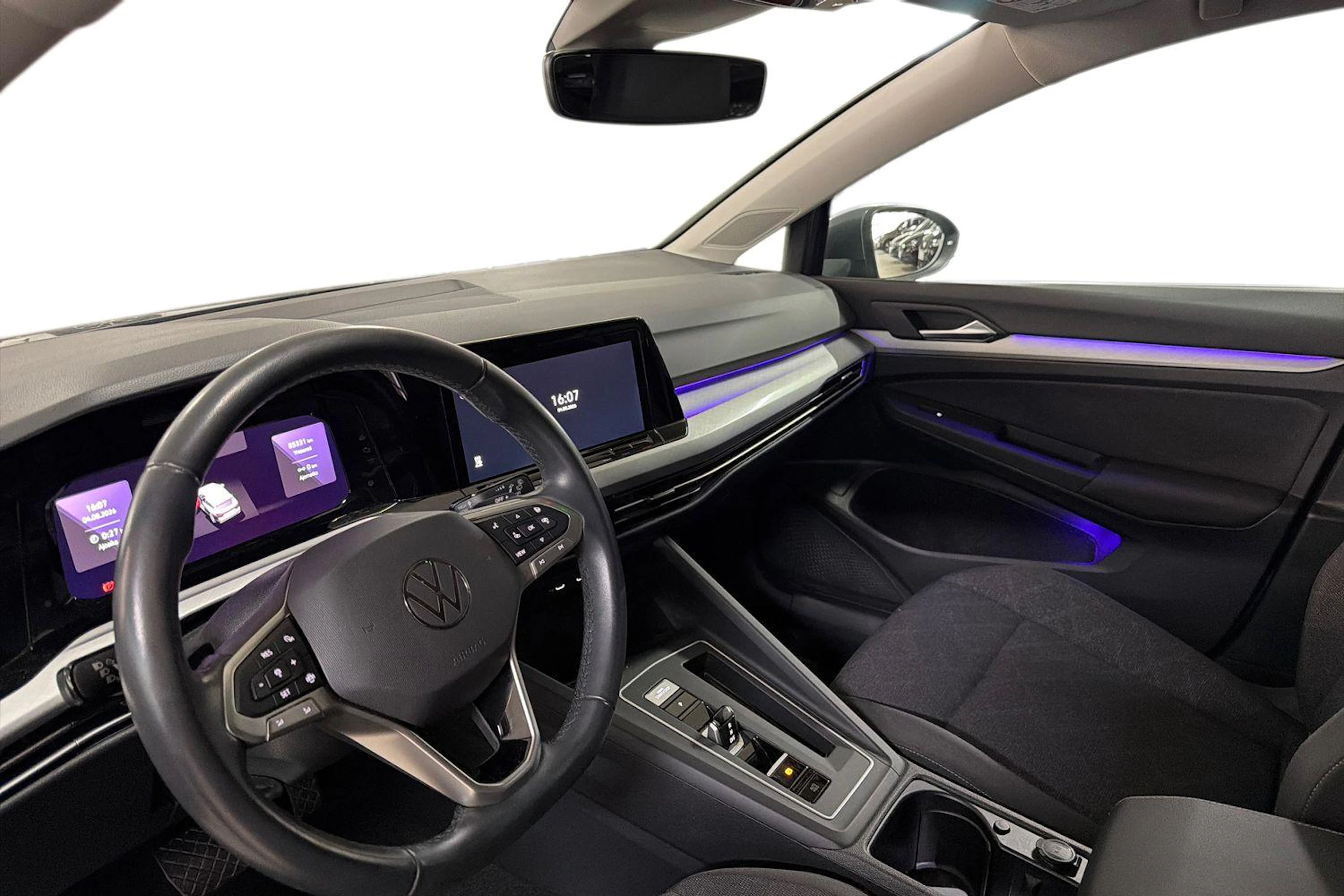 harmaa Volkswagen Golf 2023 kuva 3.