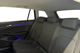 harmaa Volkswagen Golf 2023 kuva 8.