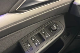 harmaa Volkswagen Golf 2023 kuva 17.