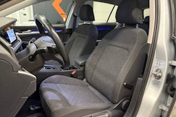 met. harmaa Volkswagen Golf 2023 kuva 11.